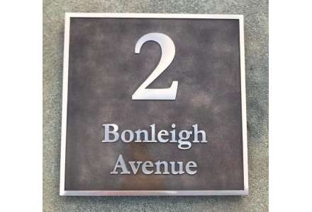 House address in Bronze