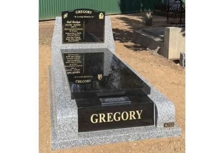 G20 Black-GREGORY-HS ledger and front kerb