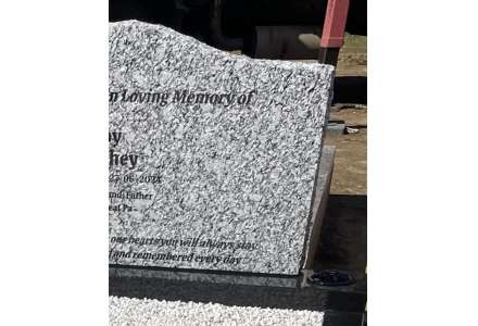 Opal white HS rustic edges with G20 Black kerbs and ashlar