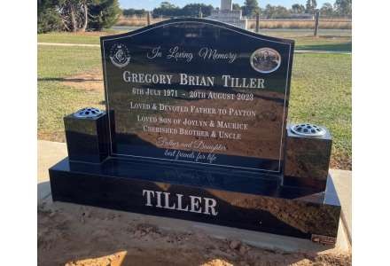 Tiller-Black granite-760x600 HS-Base-200mm Box Vases - White Inscription